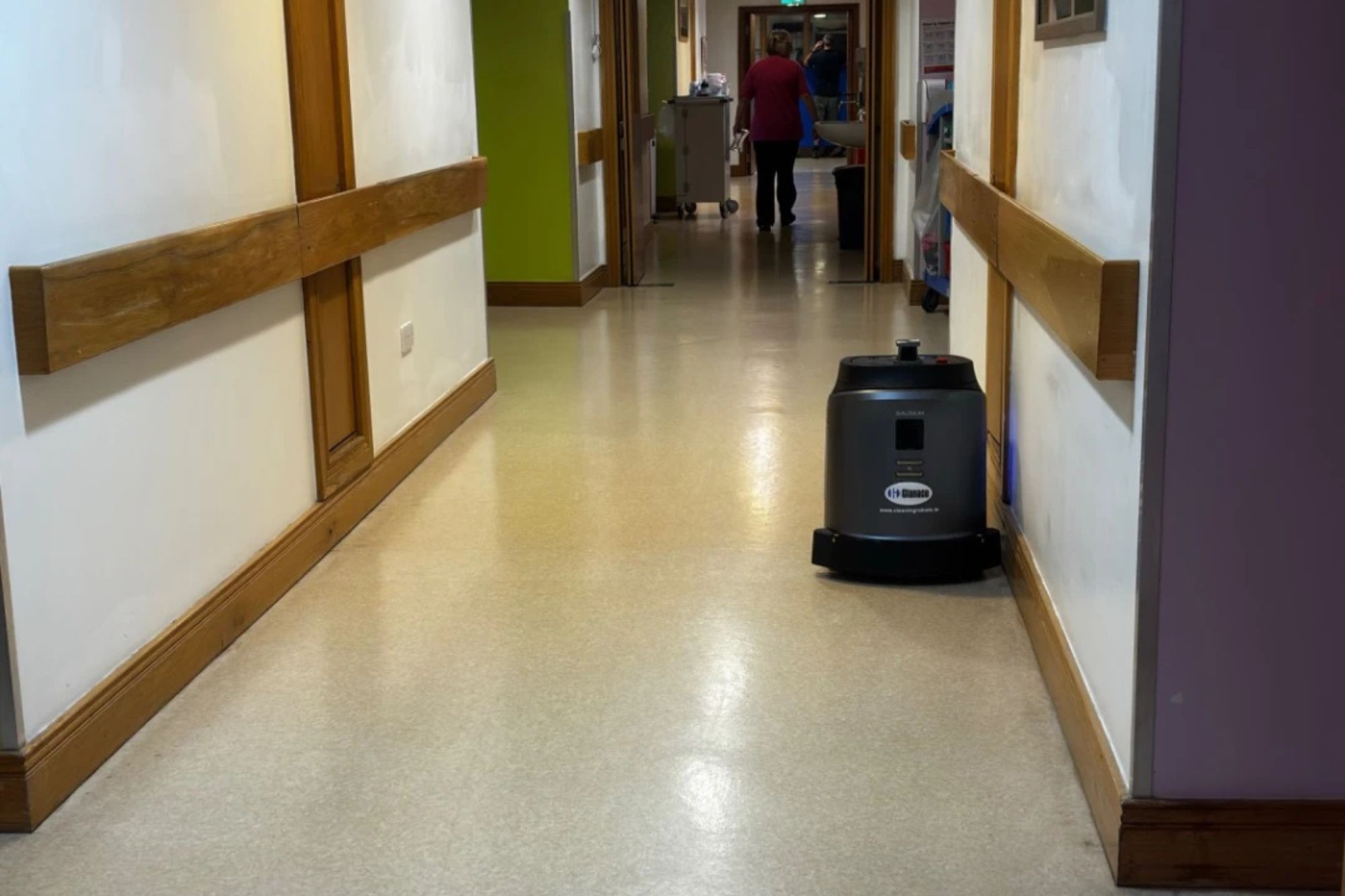 Phantas Gallery Cleaning Robots (2)